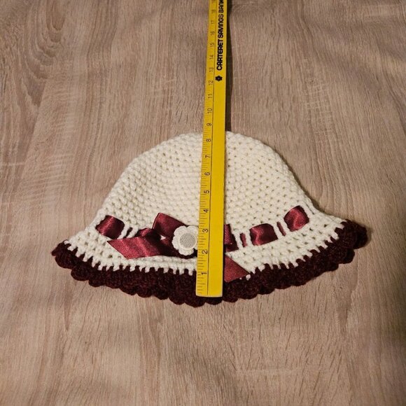 Hand-Made - Knitted Winter Clouche Hat - One-Size - Very Warm! Cream Bergundy - Picture 7 of 8